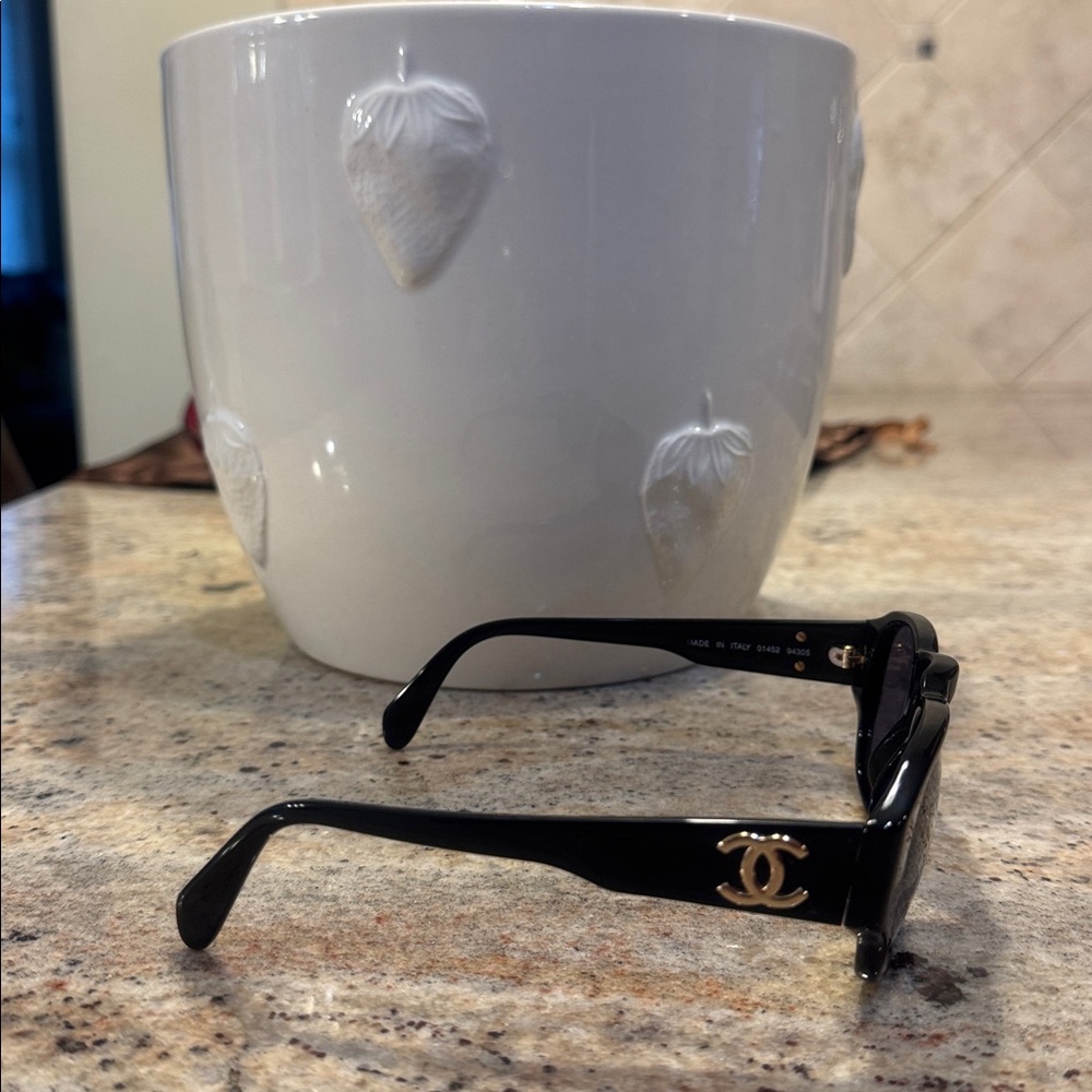 Chanel Vintage Sunglasses Black w/Silvertone Lens - Picture 3 of 14
